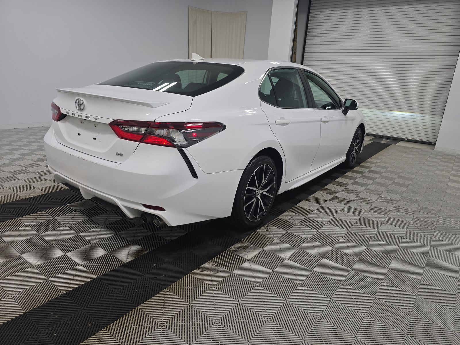 2024 Toyota Camry SE FWD