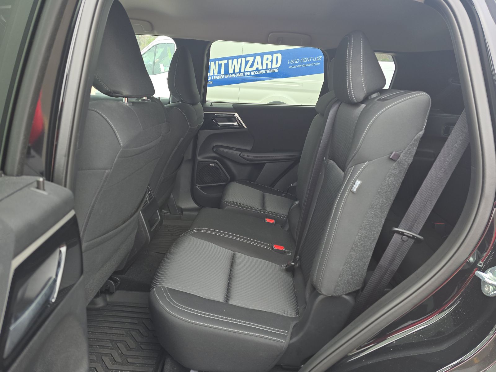 2025 Mitsubishi Outlander ES FWD