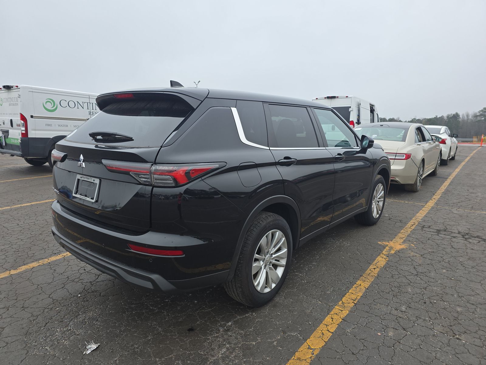 2025 Mitsubishi Outlander ES FWD