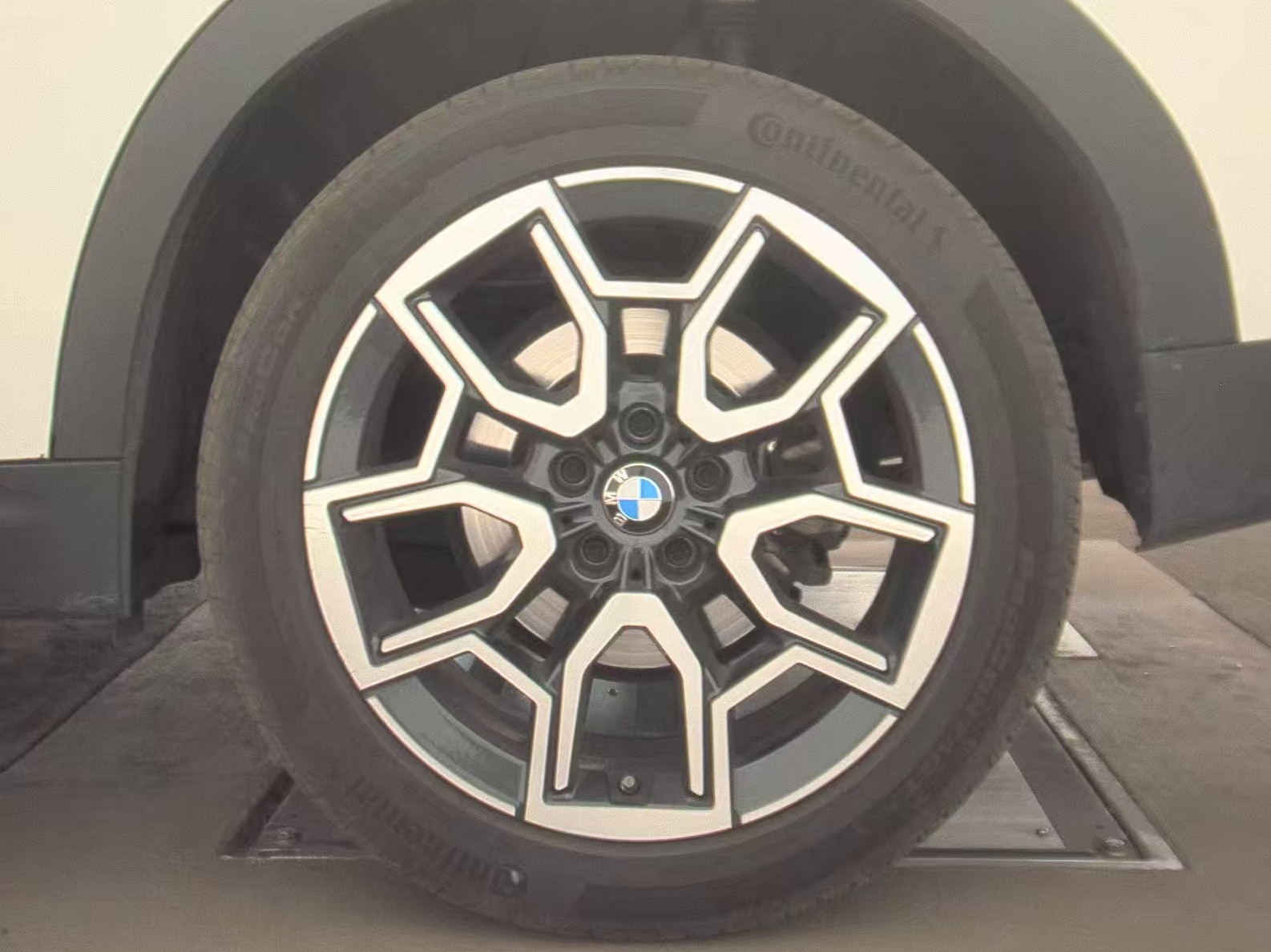 2025 BMW X2 xDrive28i AWD