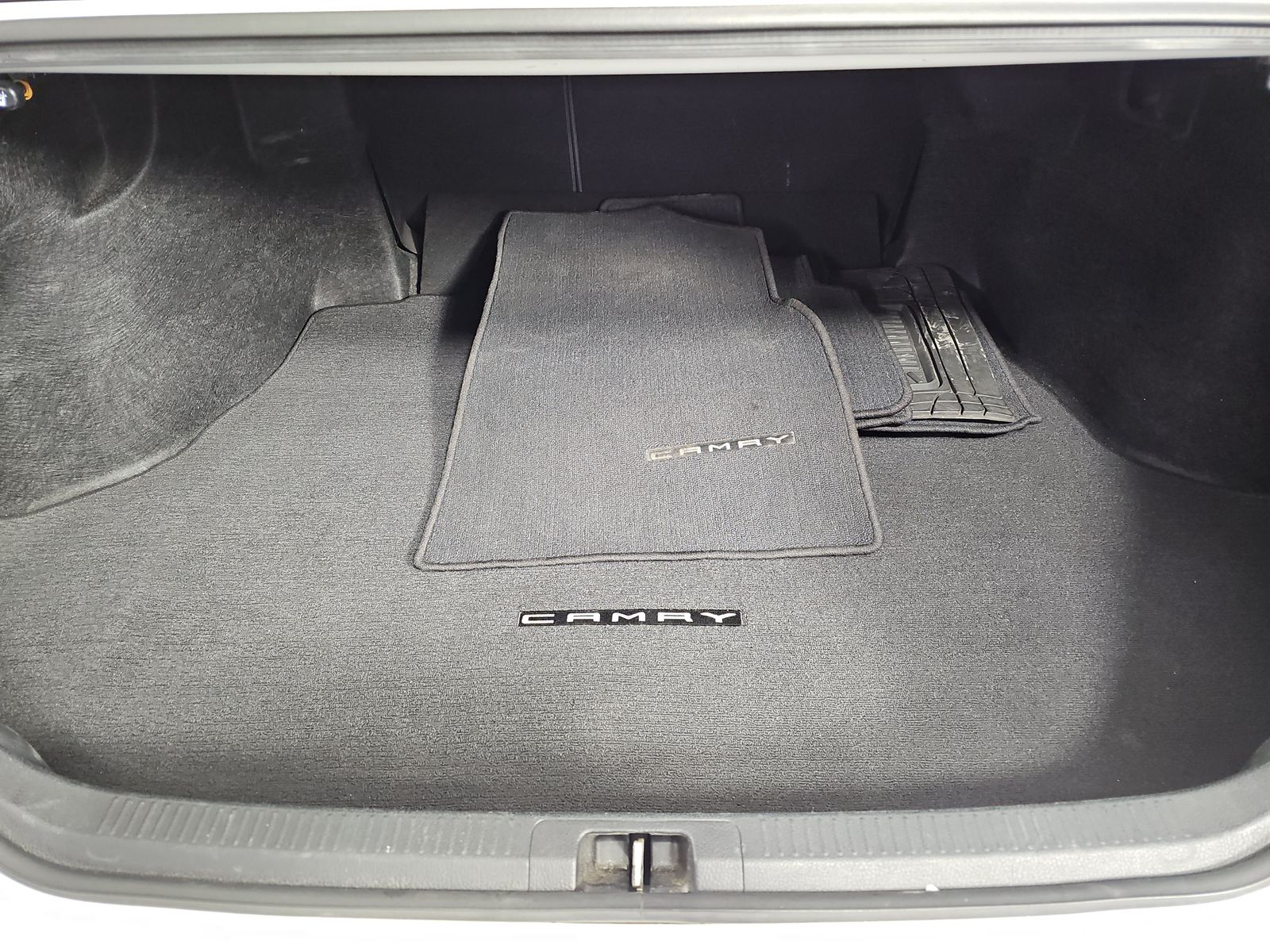 2019 Toyota Camry SE FWD