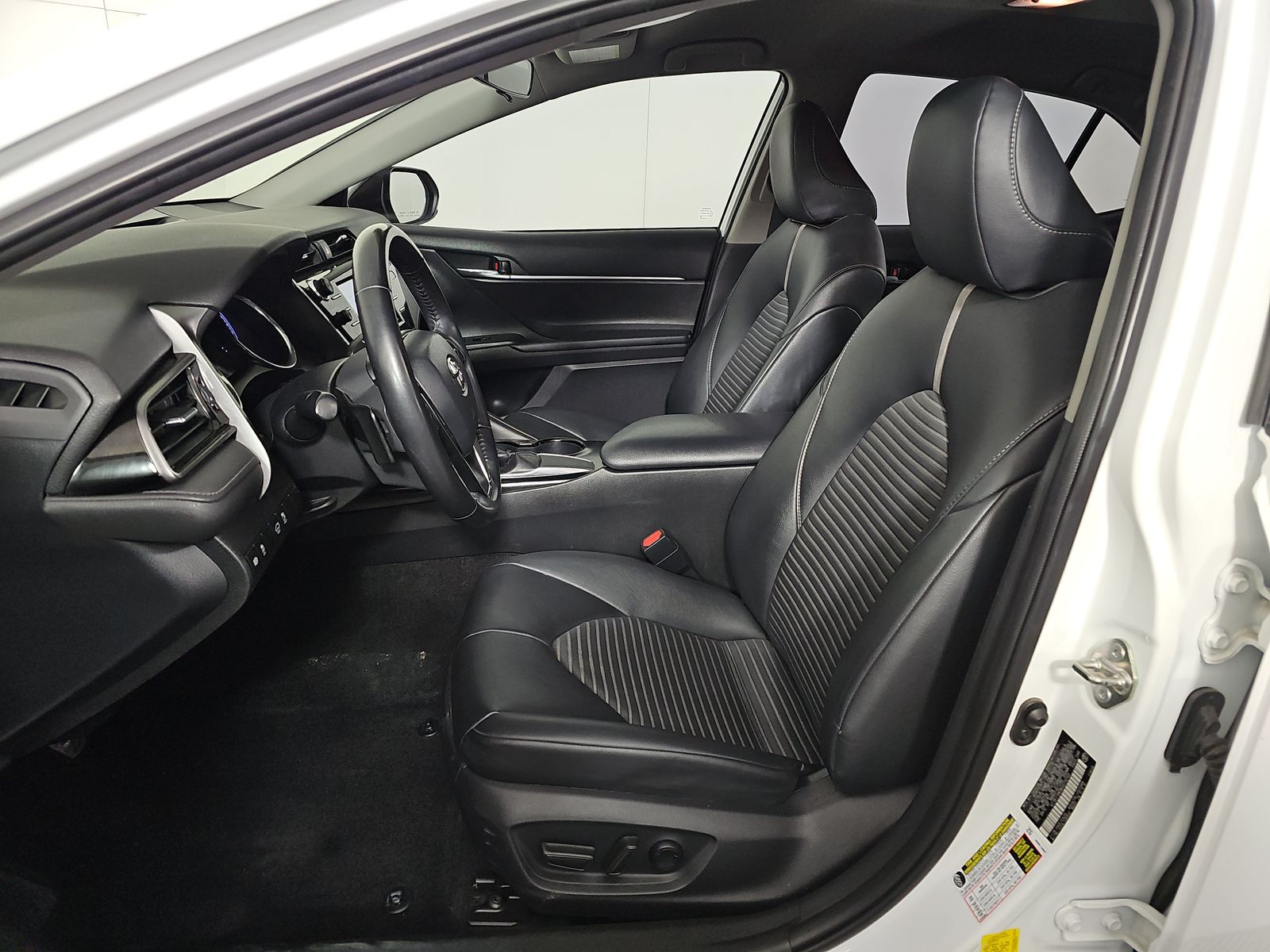 2019 Toyota Camry SE FWD