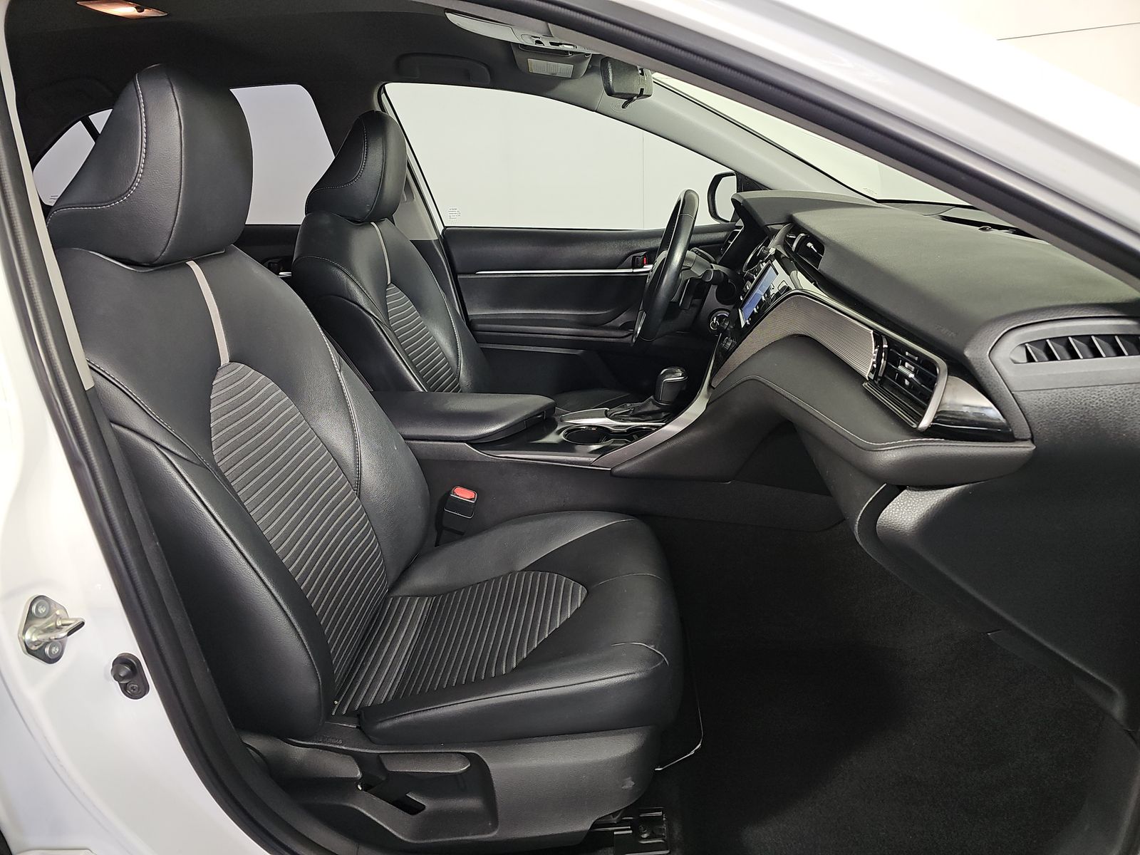 2019 Toyota Camry SE FWD