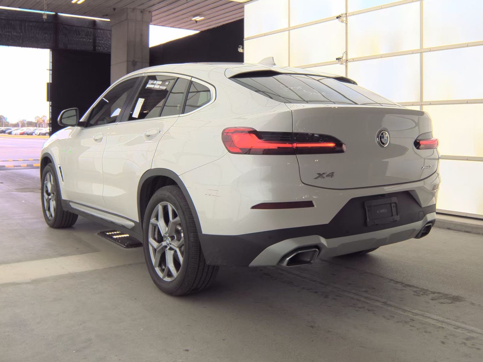 2025 BMW X4 xDrive30i AWD