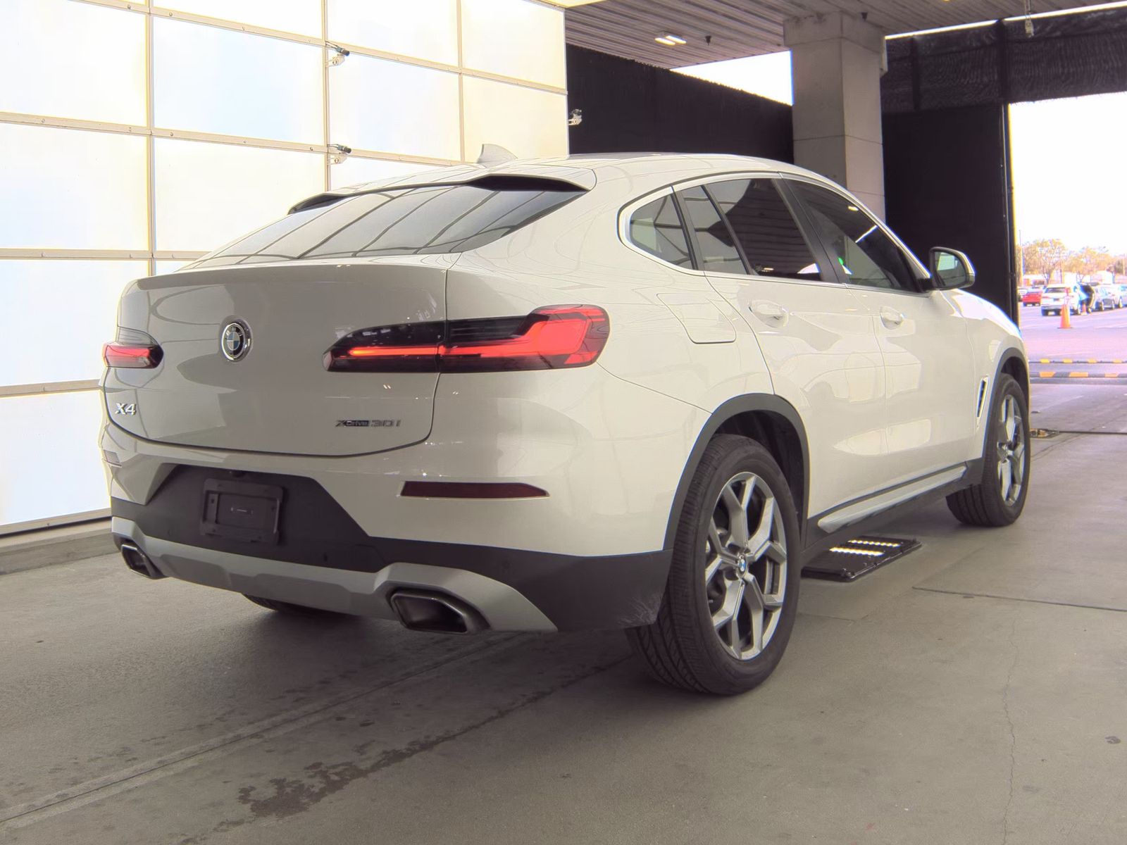 2025 BMW X4 xDrive30i AWD