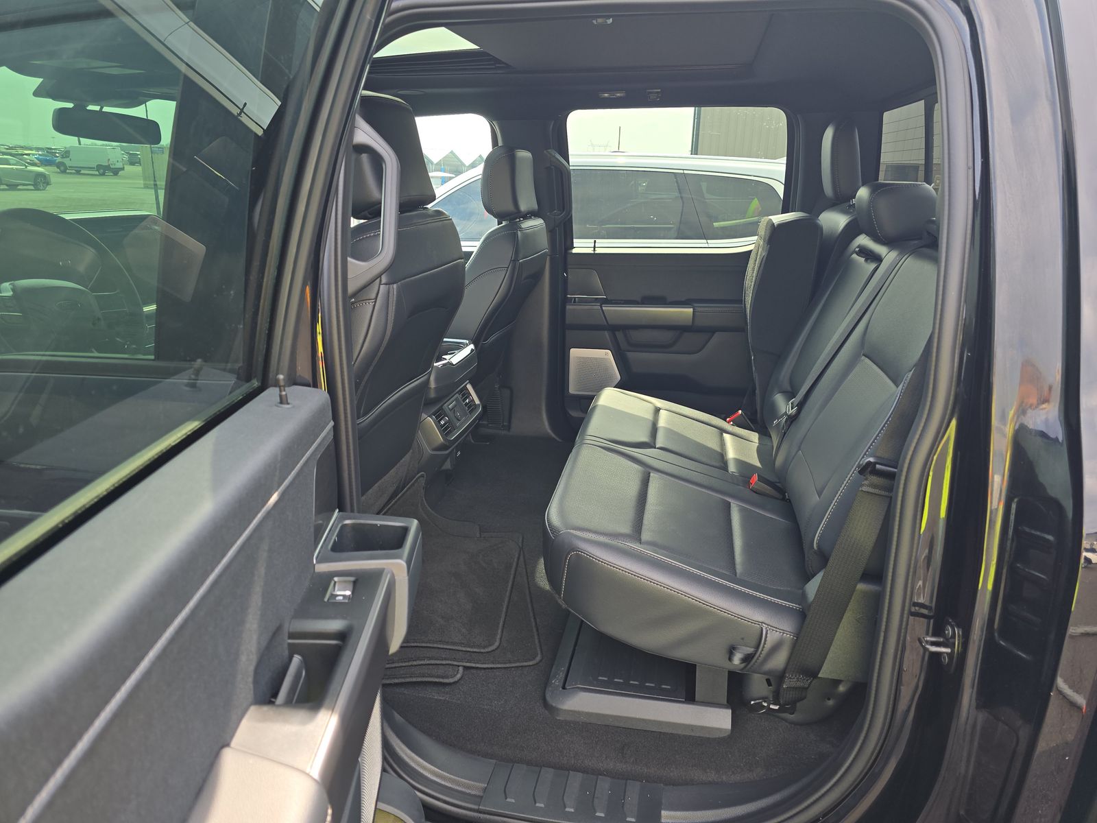 2025 Ford F-150 Lariat AWD