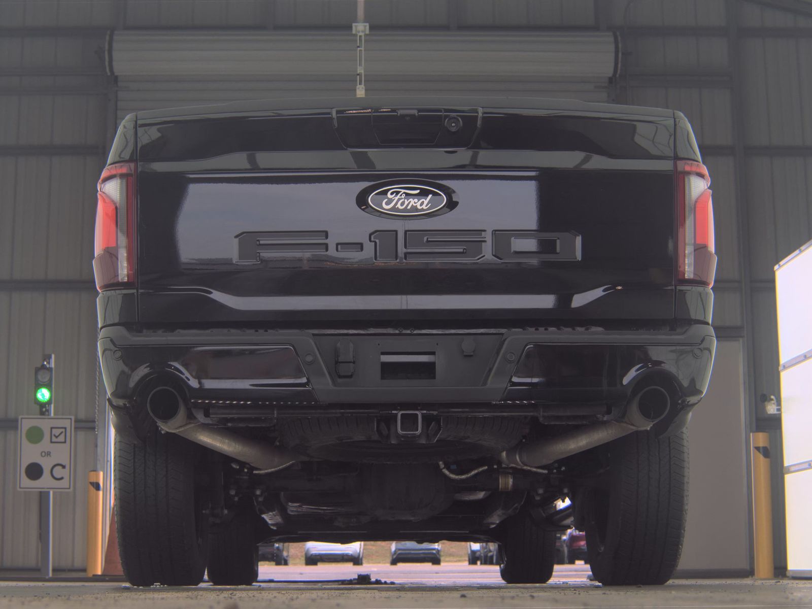 2025 Ford F-150 Lariat AWD