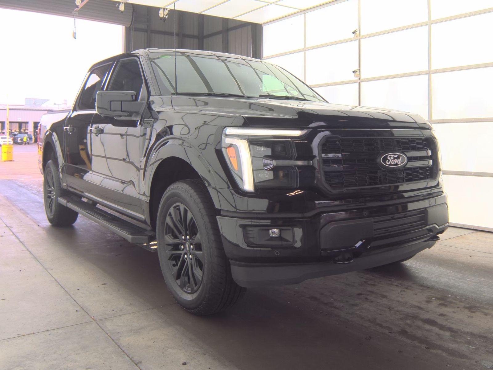 2025 Ford F-150 Lariat AWD