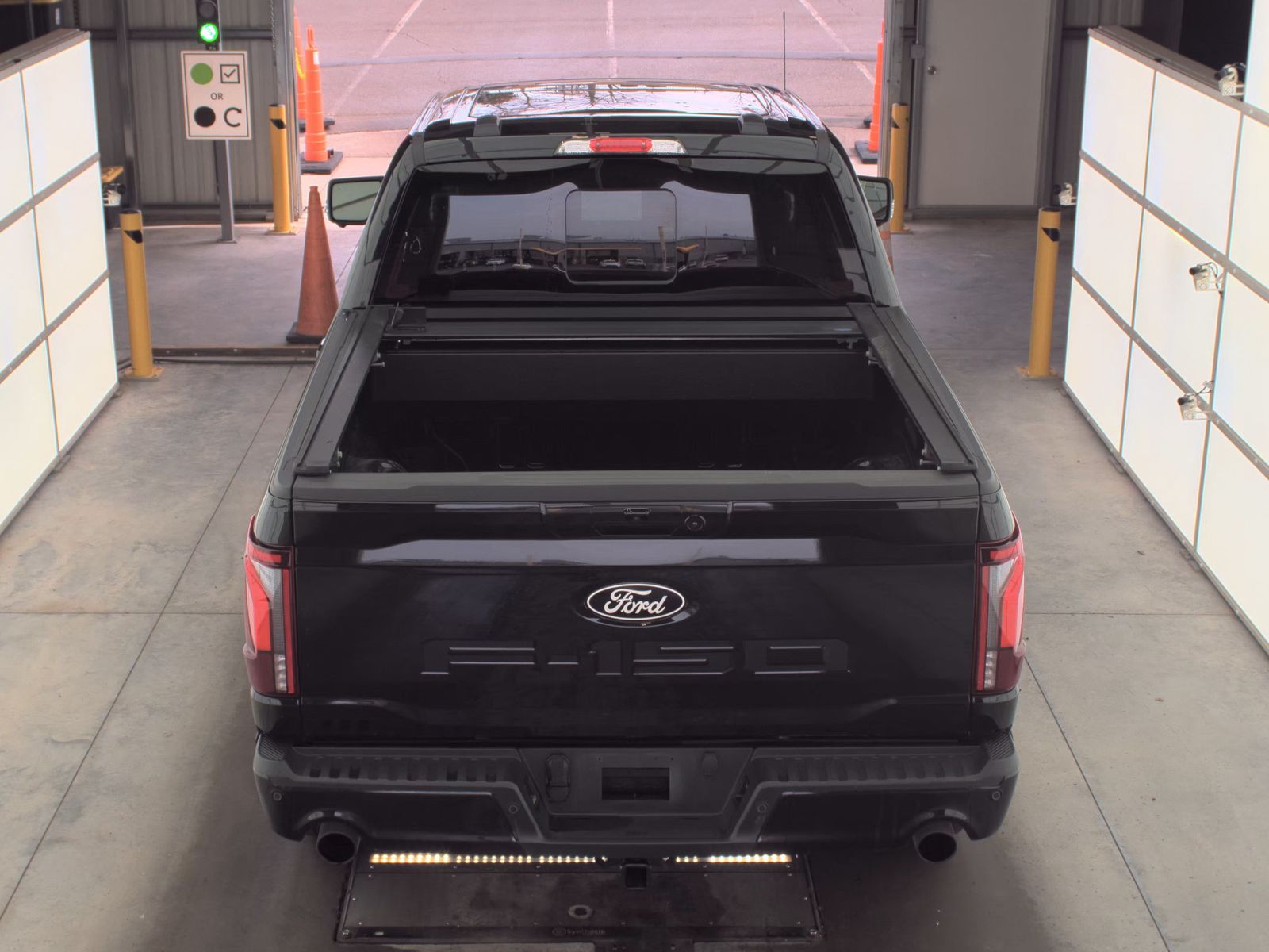 2025 Ford F-150 Lariat AWD