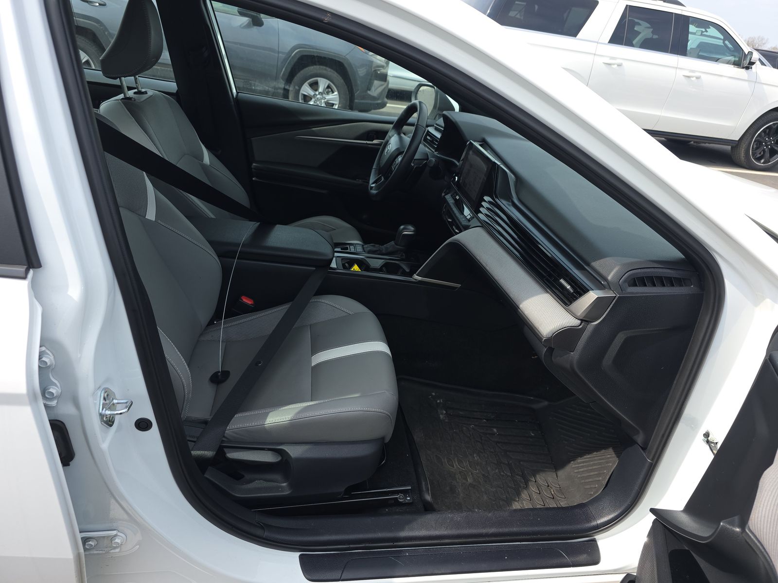 2025 Toyota Camry SE AWD