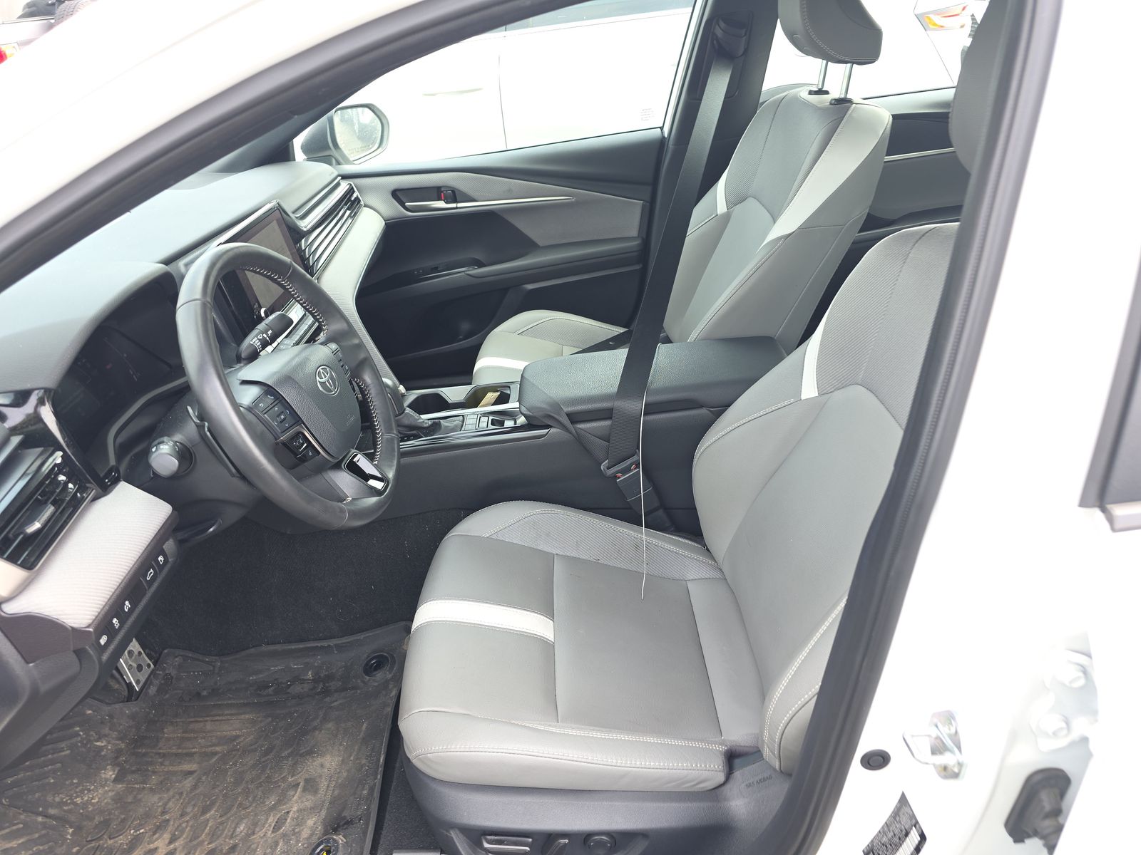 2025 Toyota Camry SE AWD