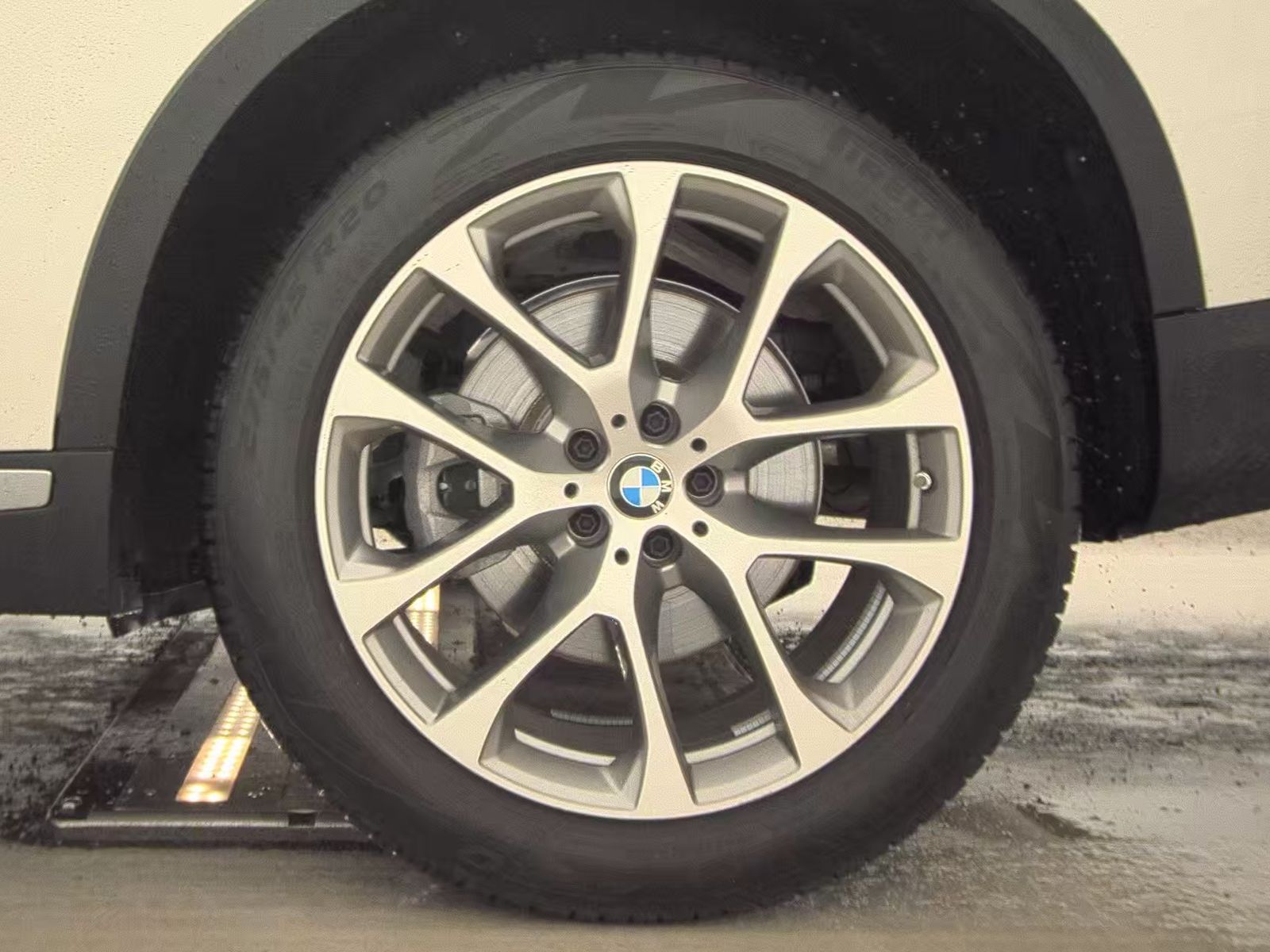 2025 BMW X5 xDrive40i AWD