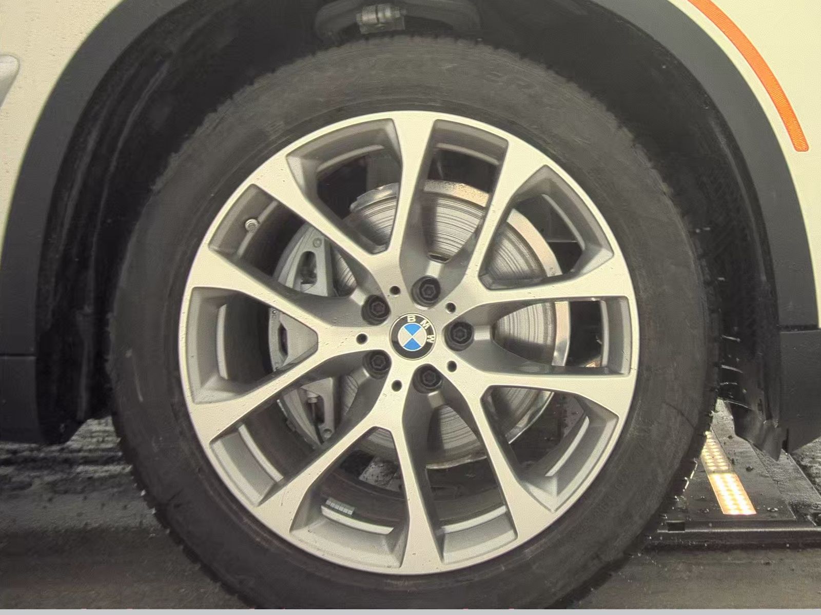 2025 BMW X5 xDrive40i AWD