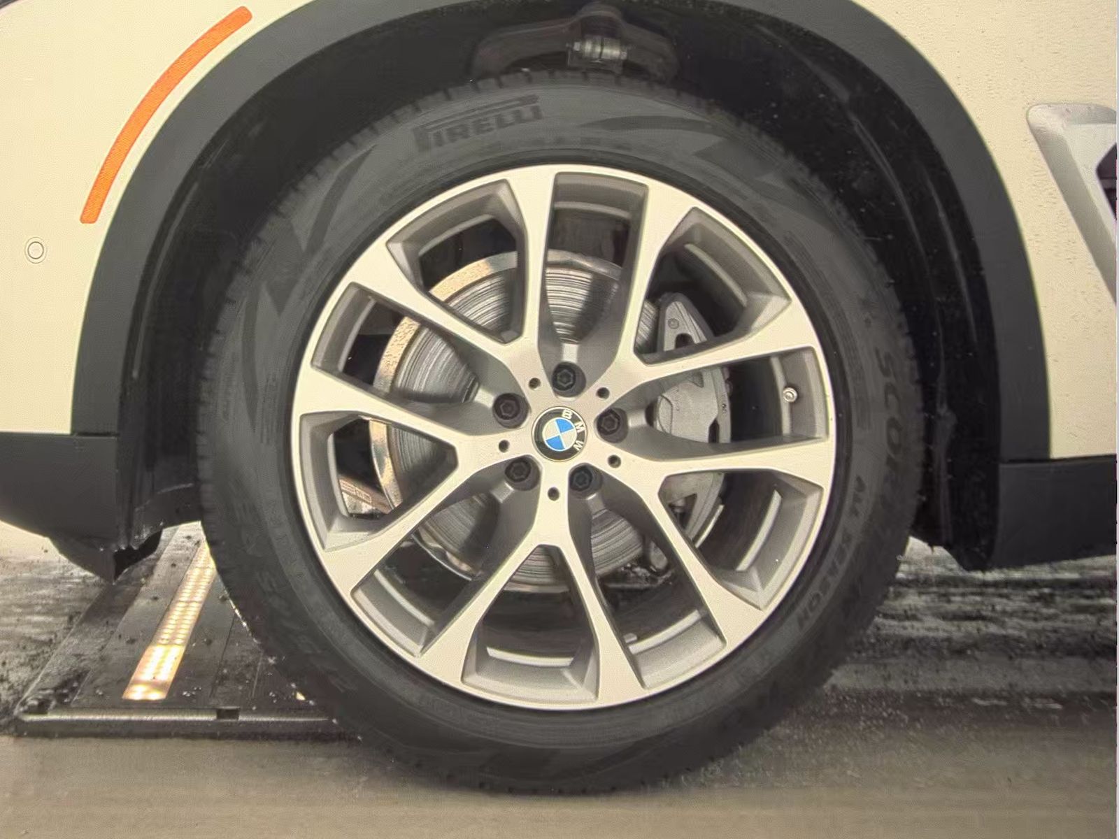 2025 BMW X5 xDrive40i AWD