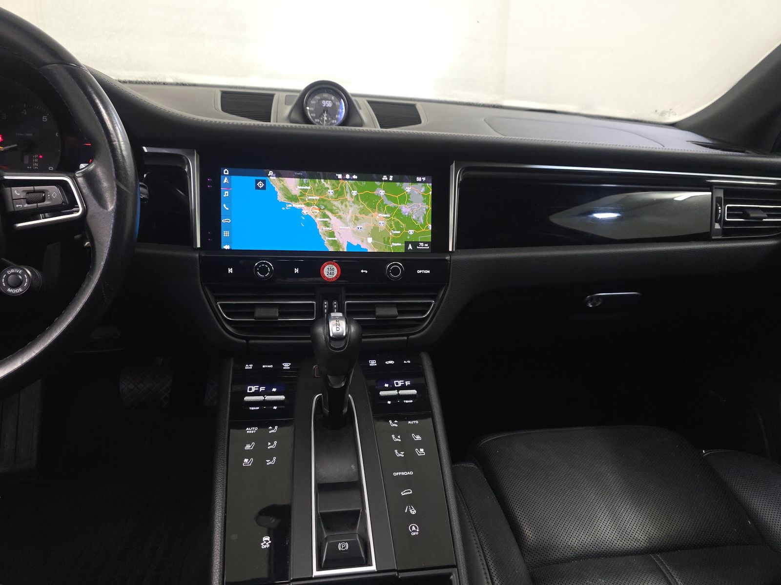 2022 Porsche Macan Base AWD