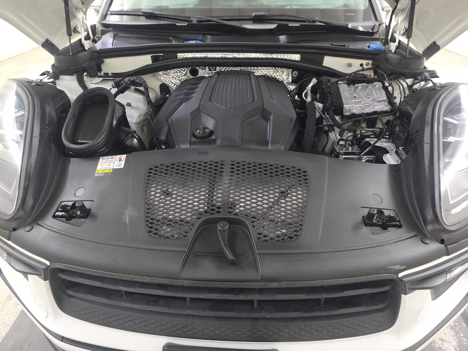 2022 Porsche Macan Base AWD