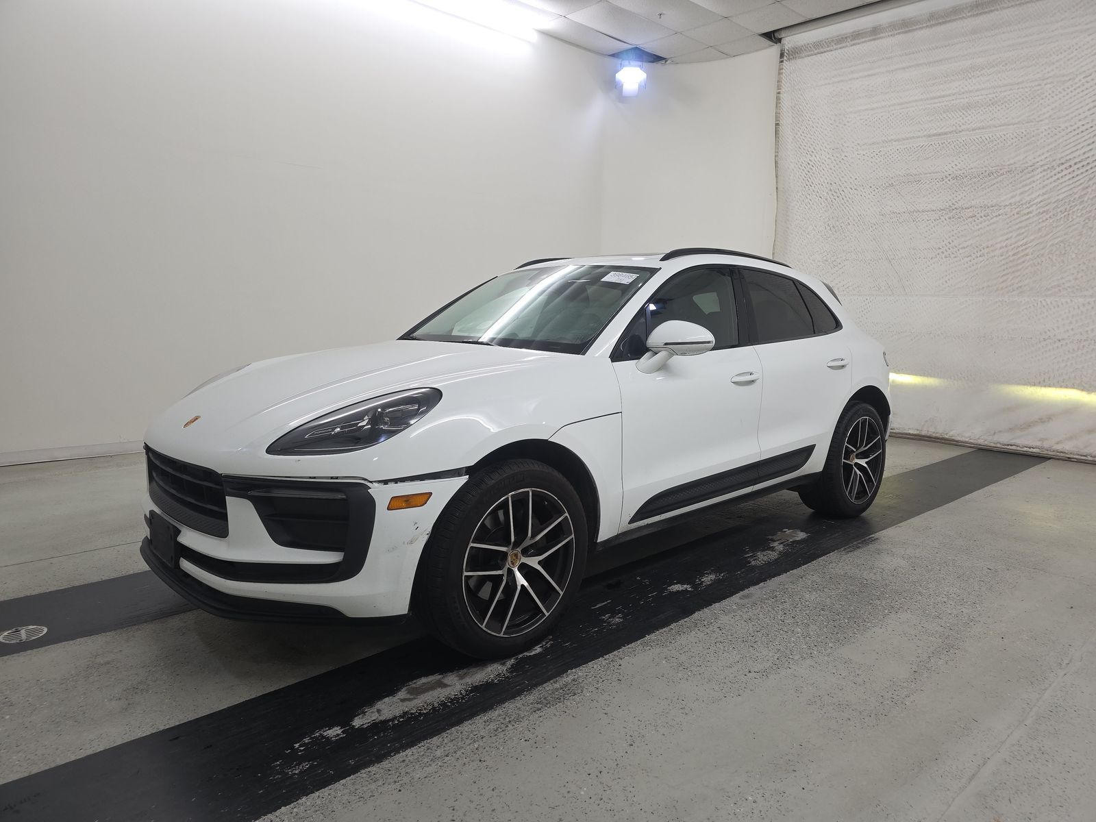 2022 Porsche Macan Base AWD