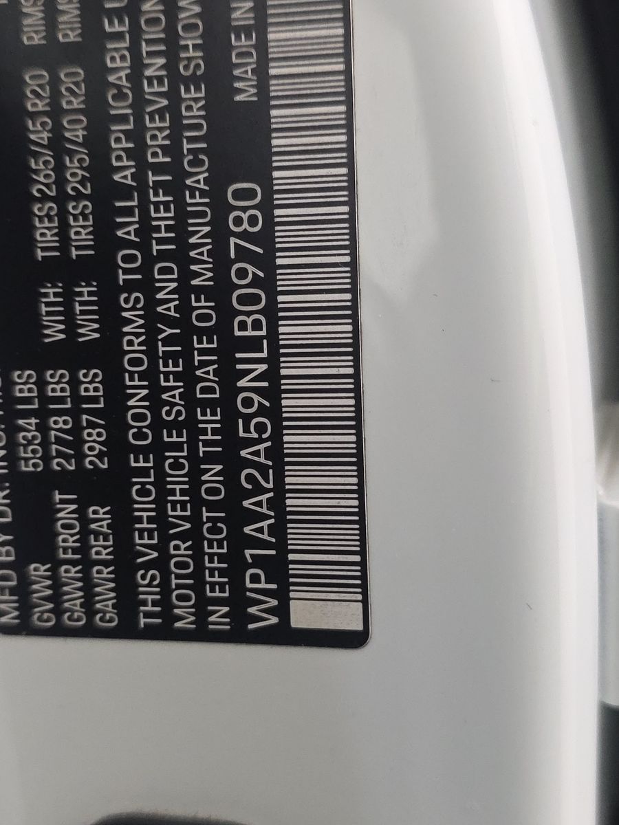 2022 Porsche Macan Base AWD