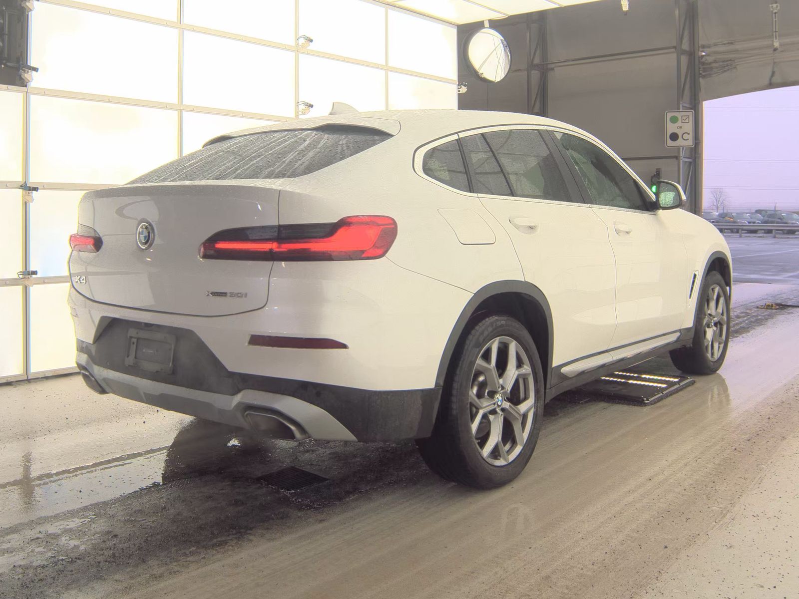 2025 BMW X4 xDrive30i AWD