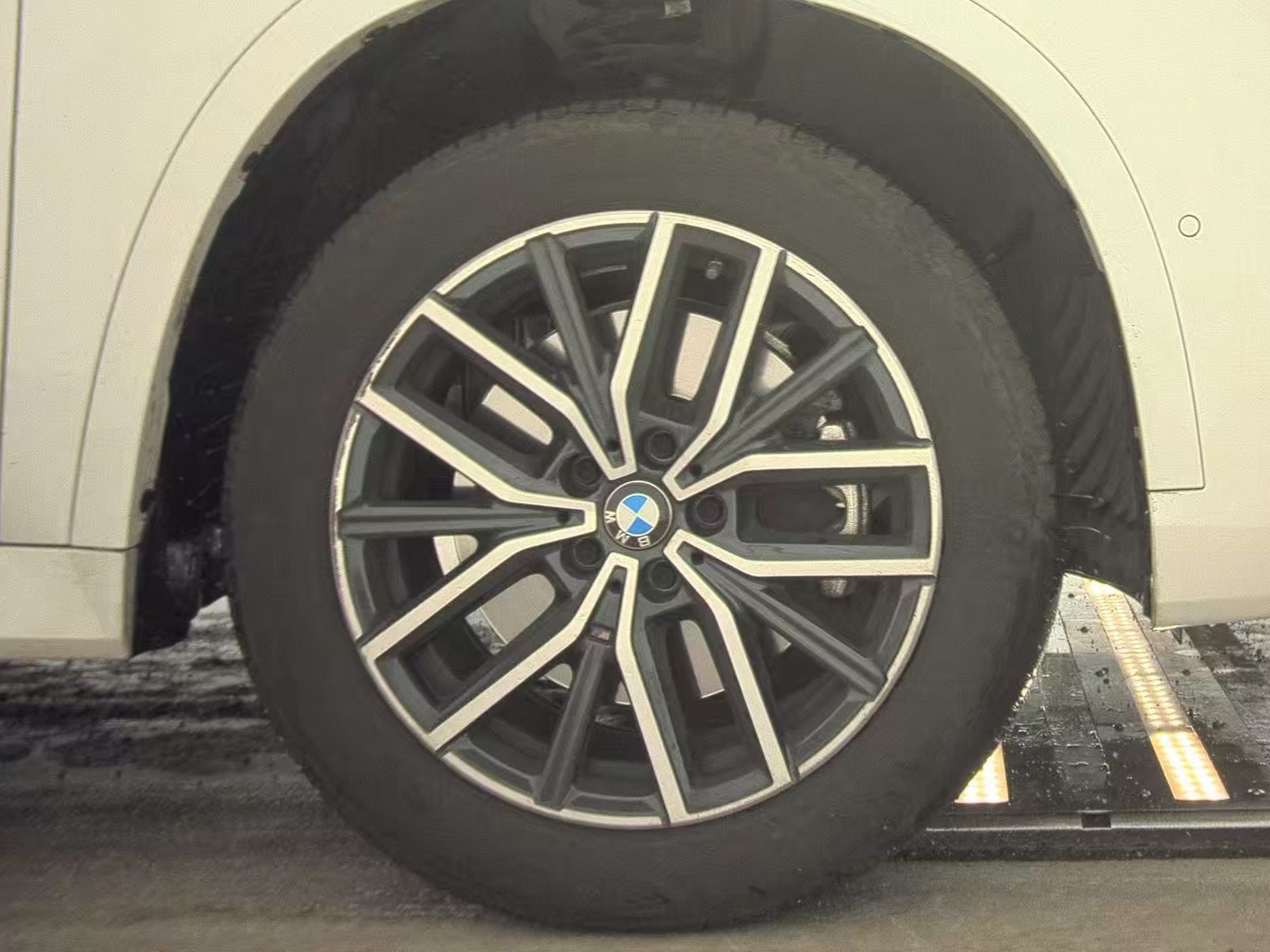 2025 BMW X1 xDrive28i AWD