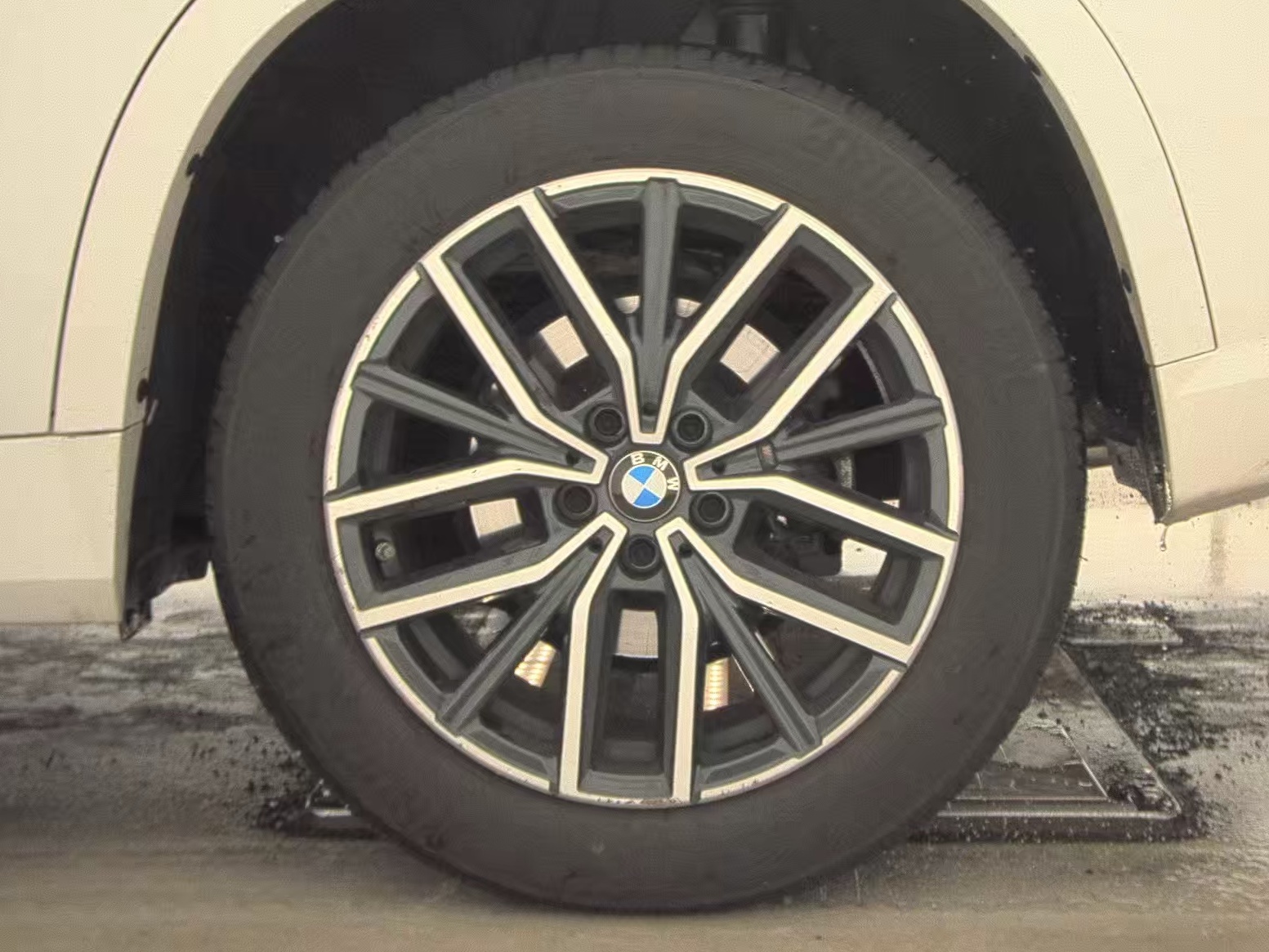 2025 BMW X1 xDrive28i AWD