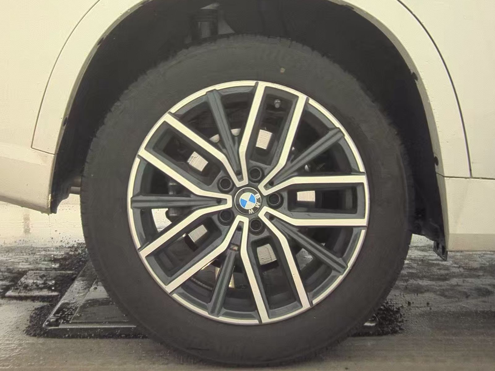 2025 BMW X1 xDrive28i AWD