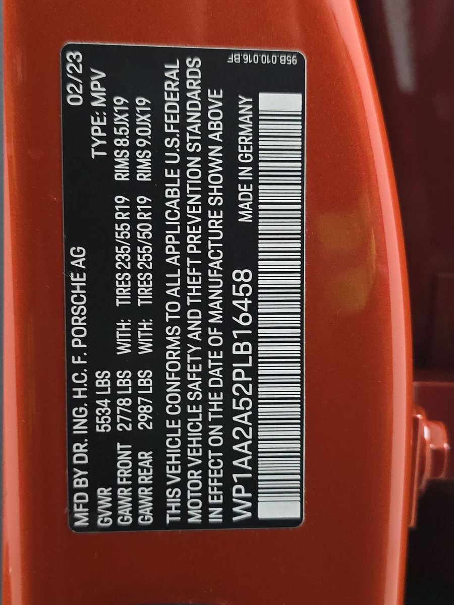 2023 Porsche Macan Base AWD