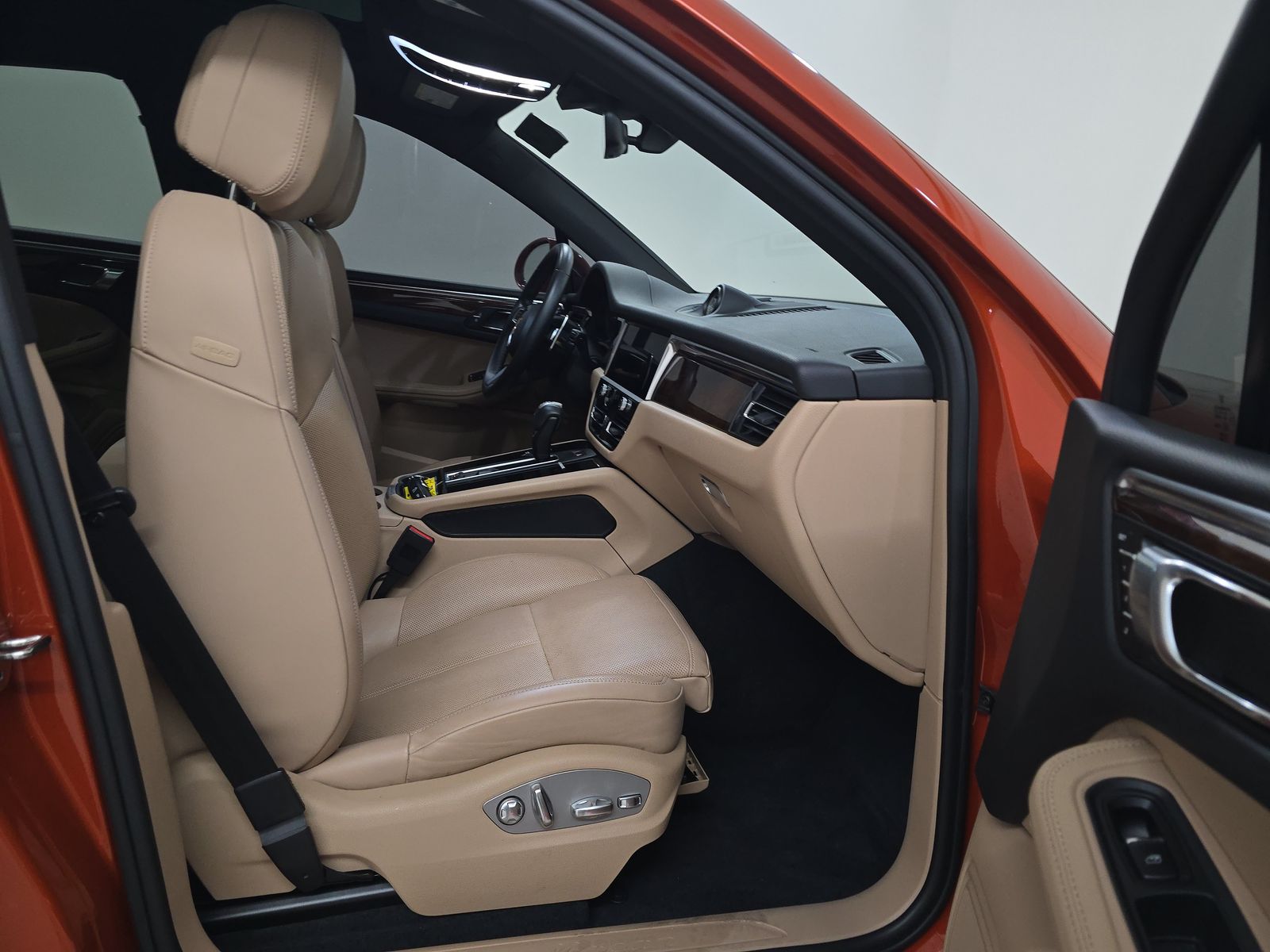 2023 Porsche Macan Base AWD