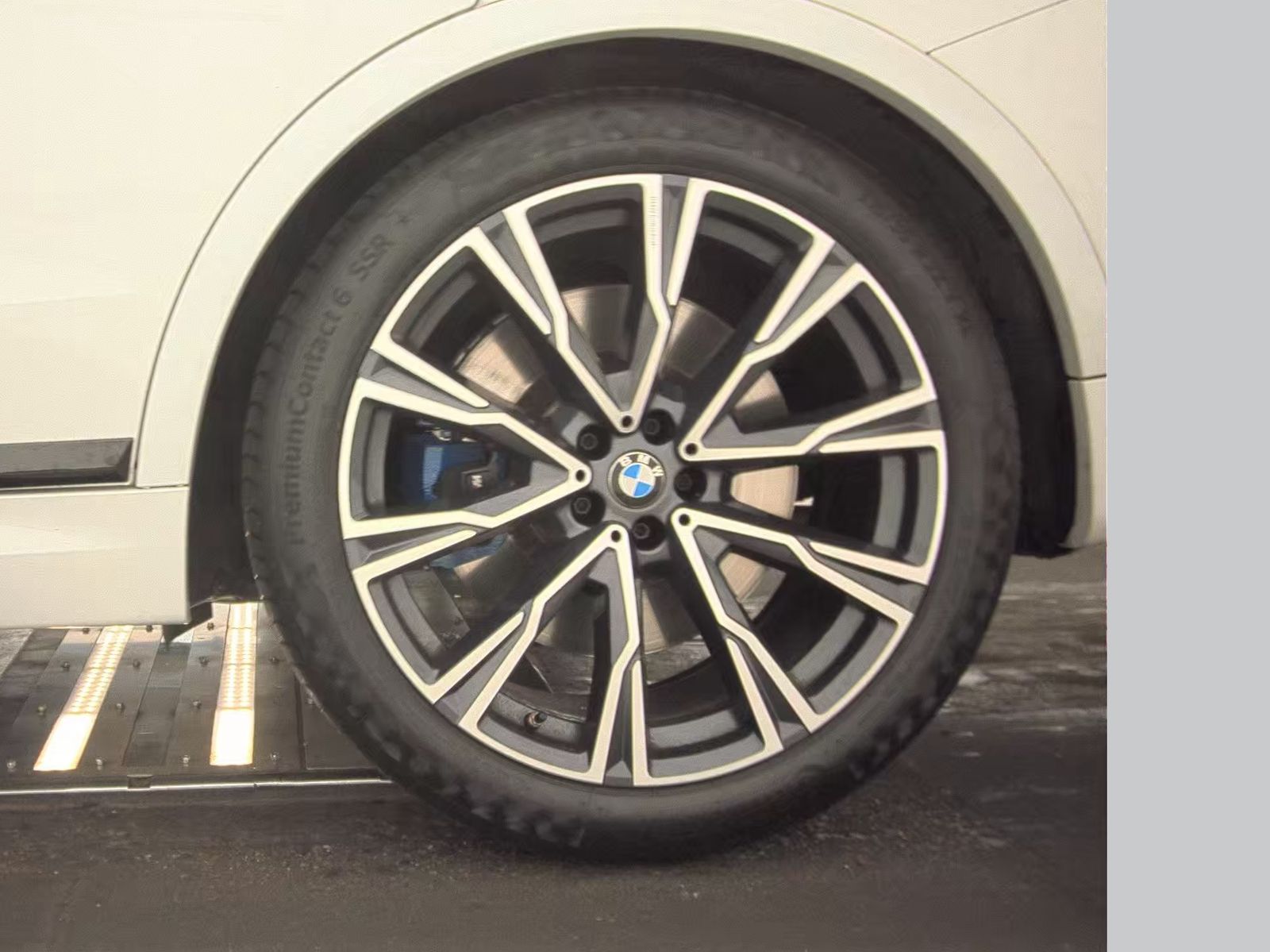 2020 BMW X7 M50i AWD