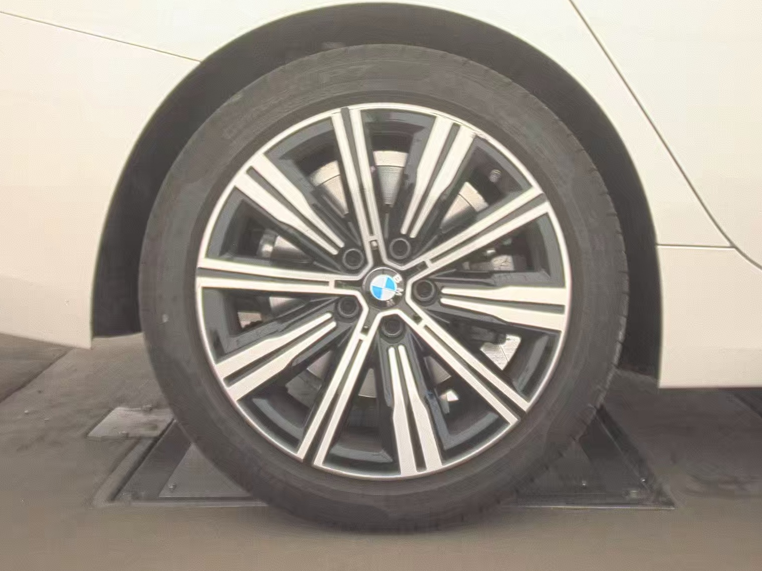 2025 BMW 3 Series 330i xDrive AWD