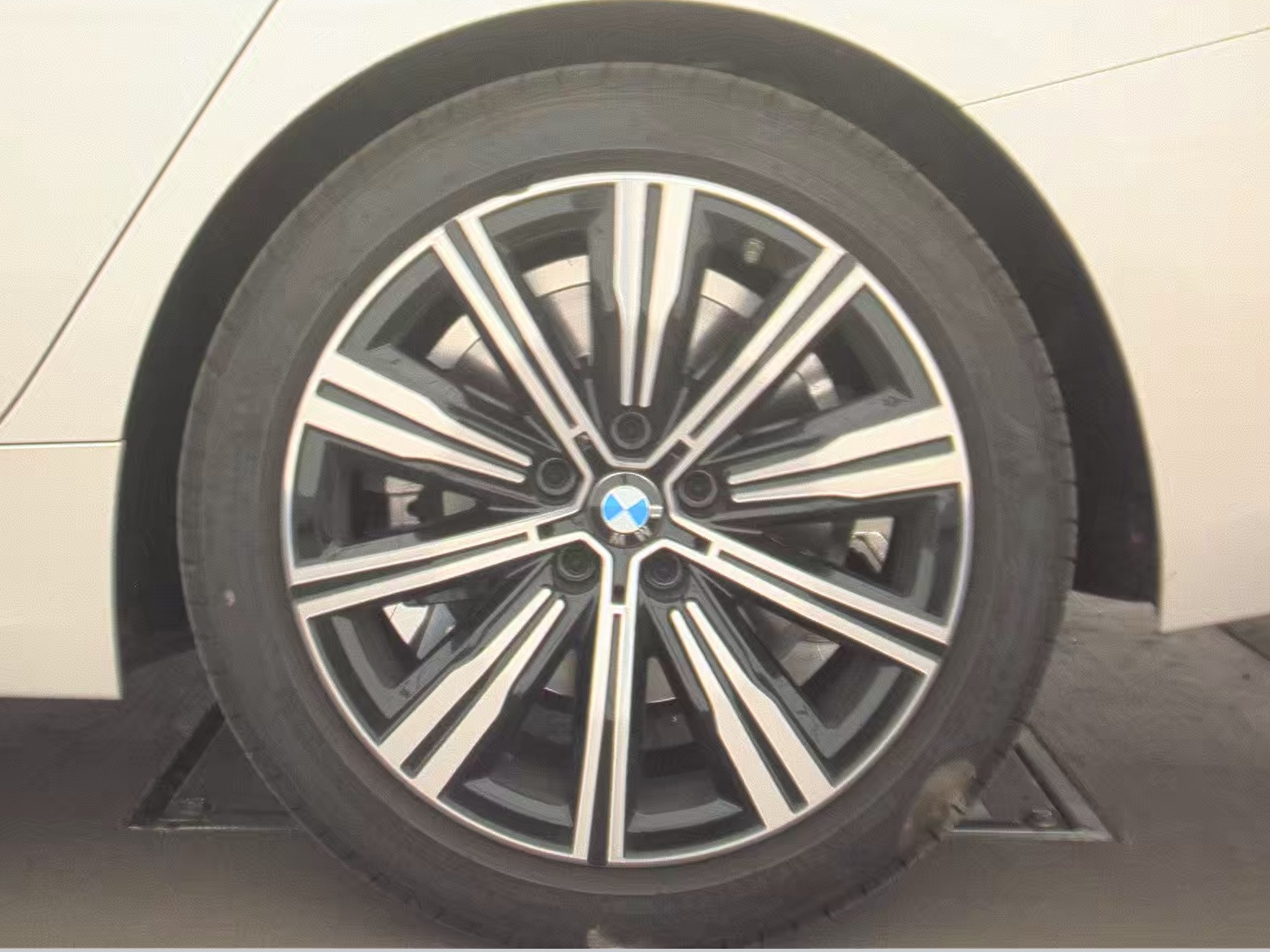 2025 BMW 3 Series 330i xDrive AWD