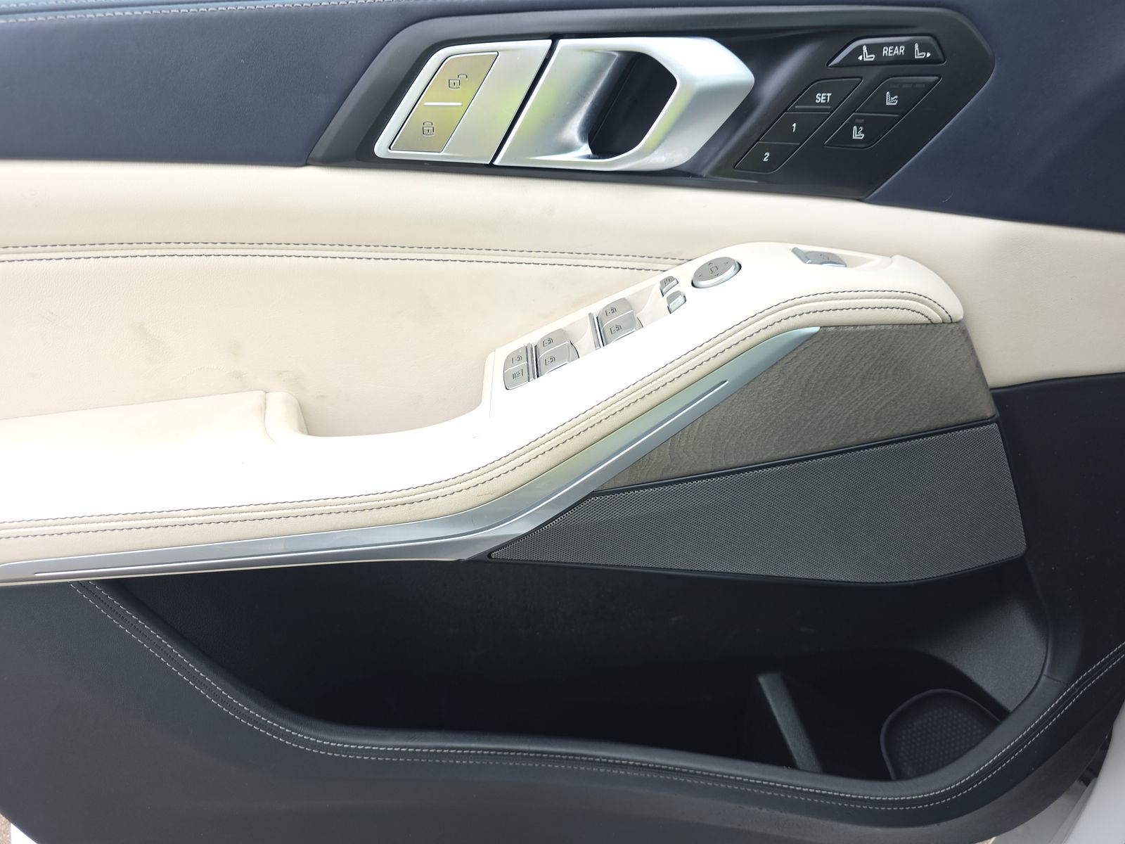 2020 BMW X7 M50i AWD