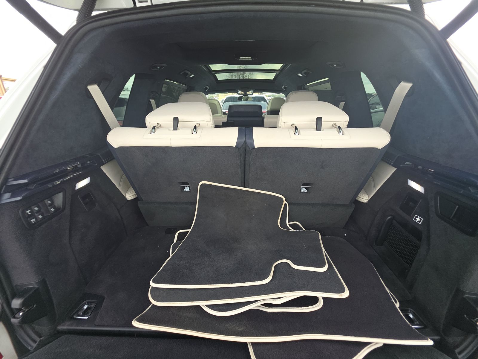 2020 BMW X7 M50i AWD