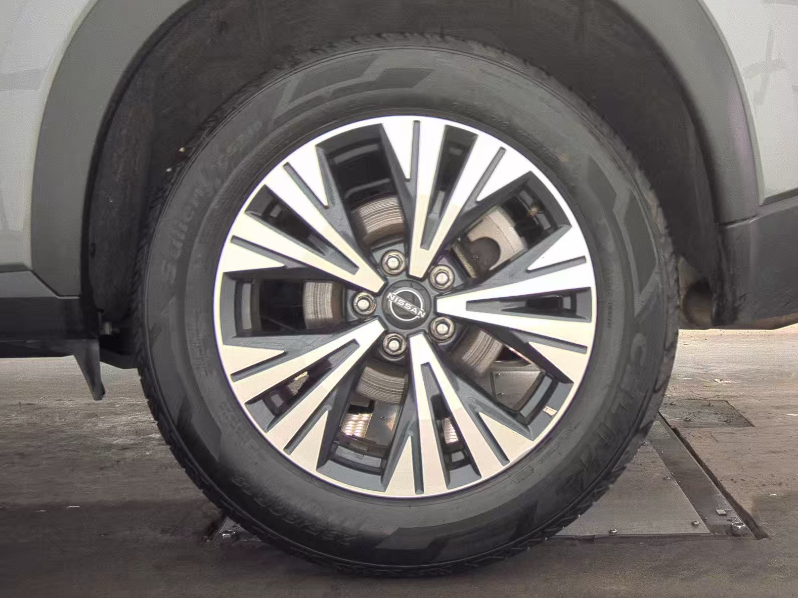 2023 Nissan Rogue SV FWD