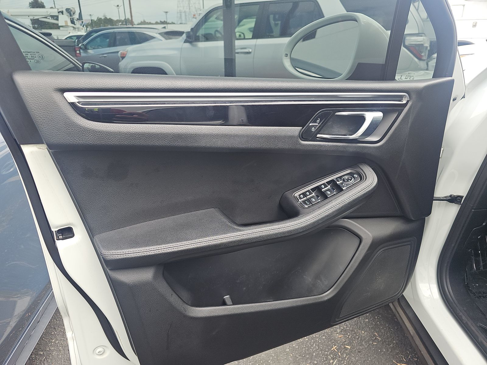 2019 Porsche Macan Base AWD