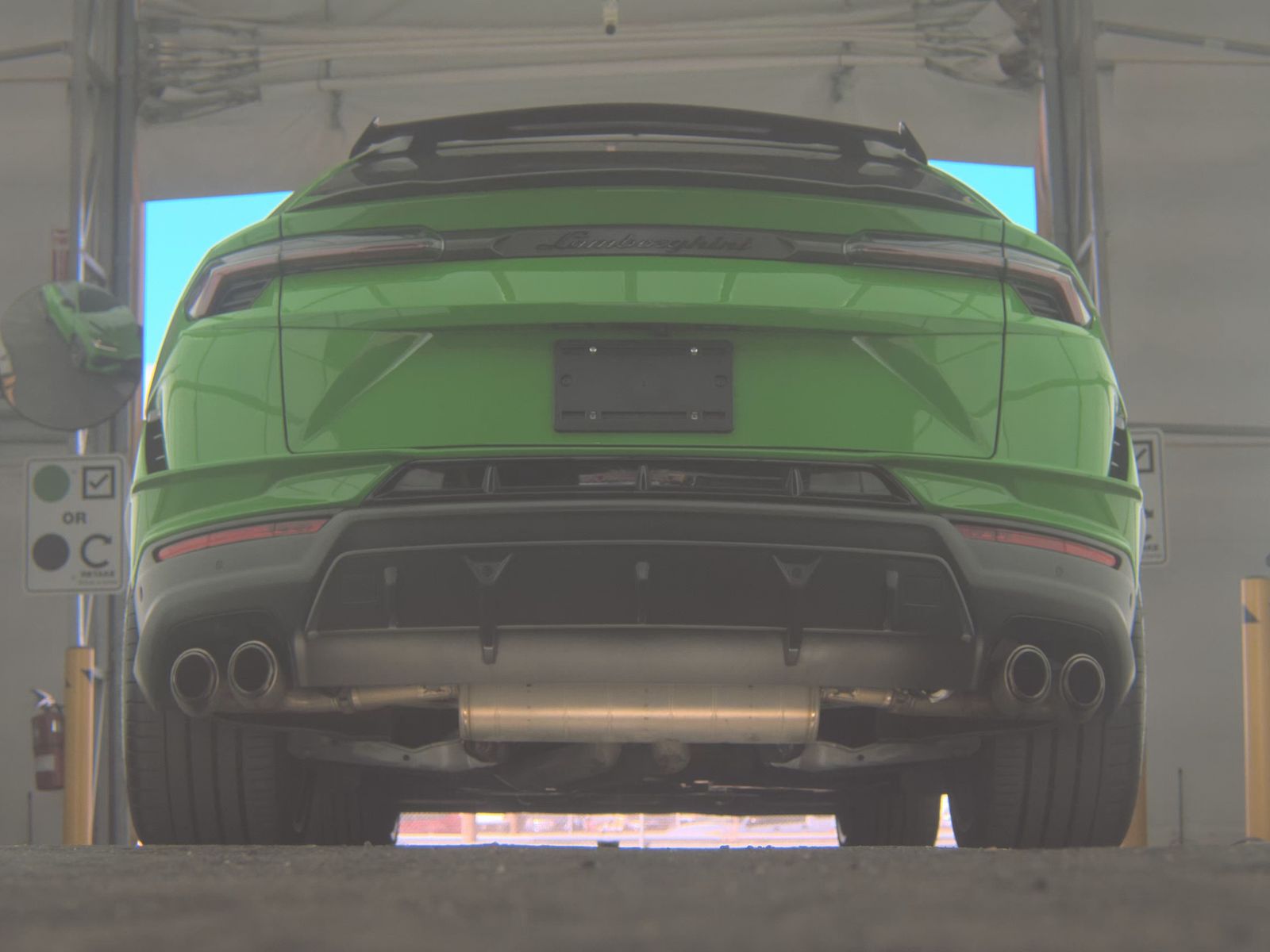 2023 Lamborghini Urus Performante AWD