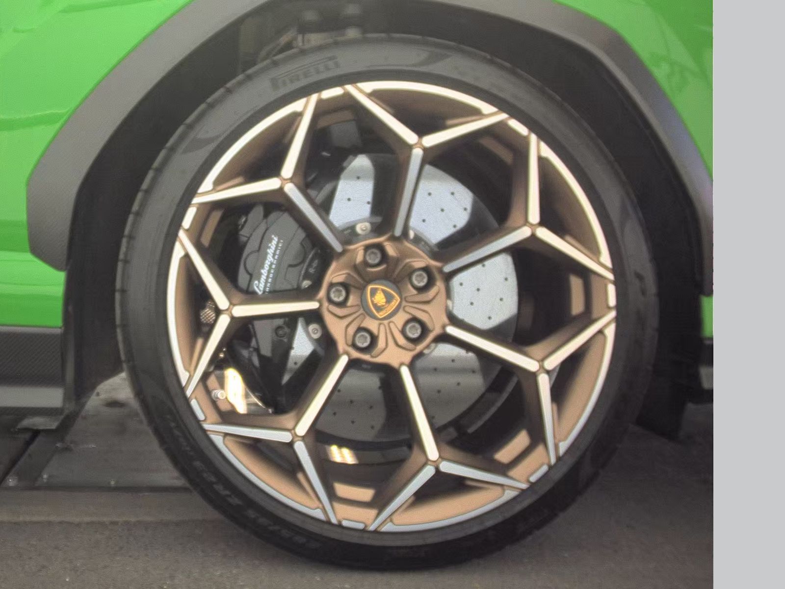 2023 Lamborghini Urus Performante AWD