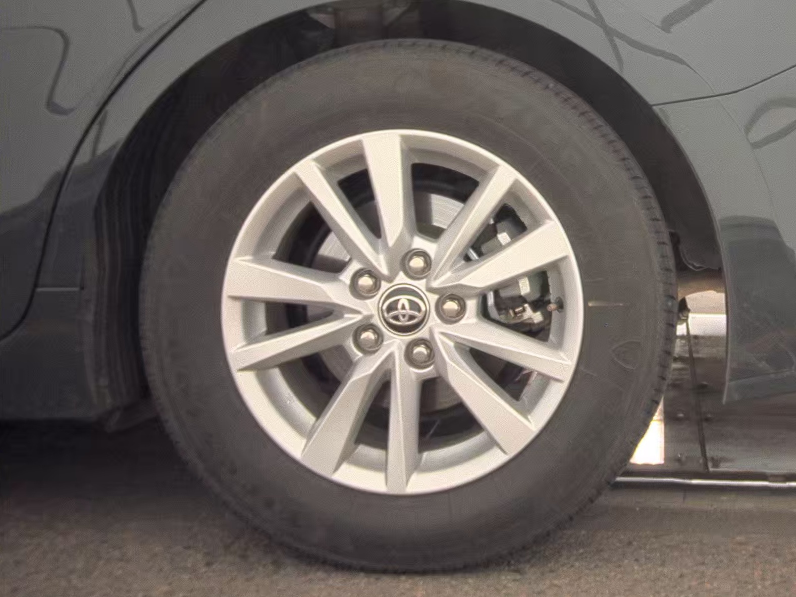 2025 Toyota Camry LE FWD