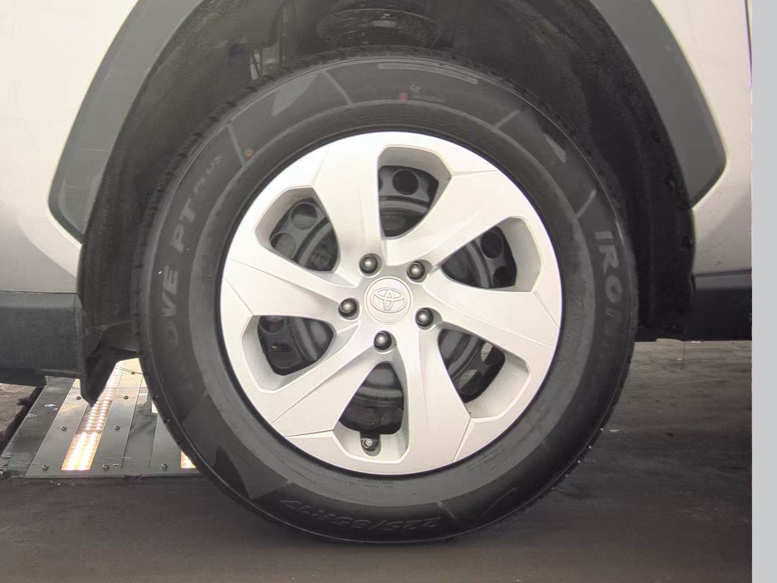 2024 Toyota RAV4 LE AWD