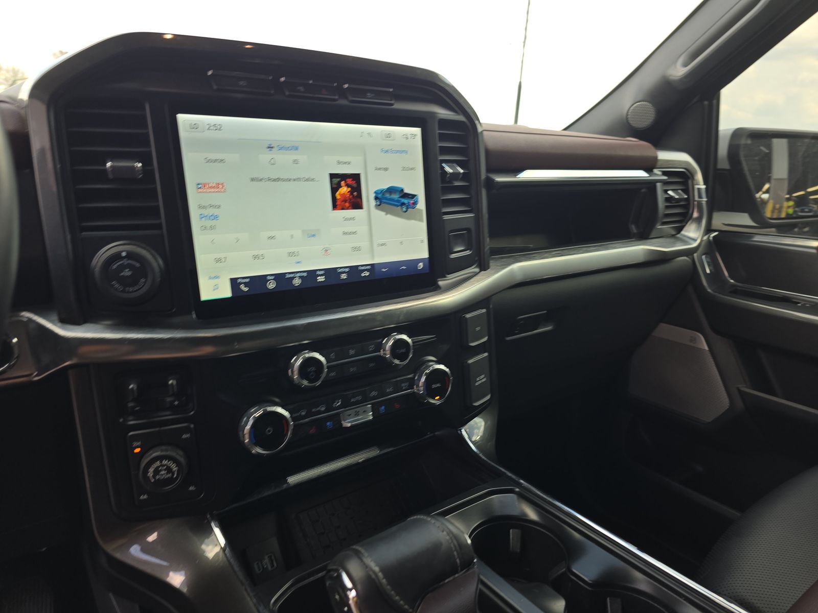 2023 Ford F-150 Lariat AWD