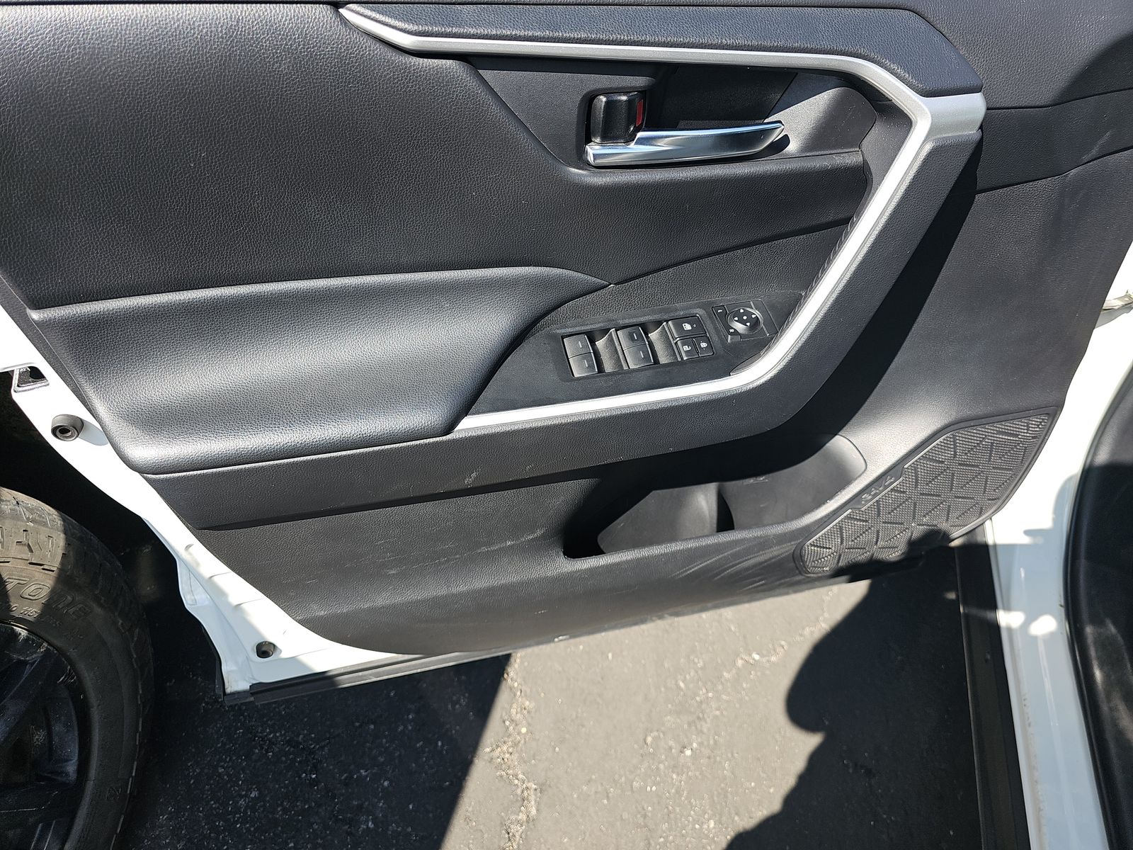 2024 Toyota RAV4 XLE AWD