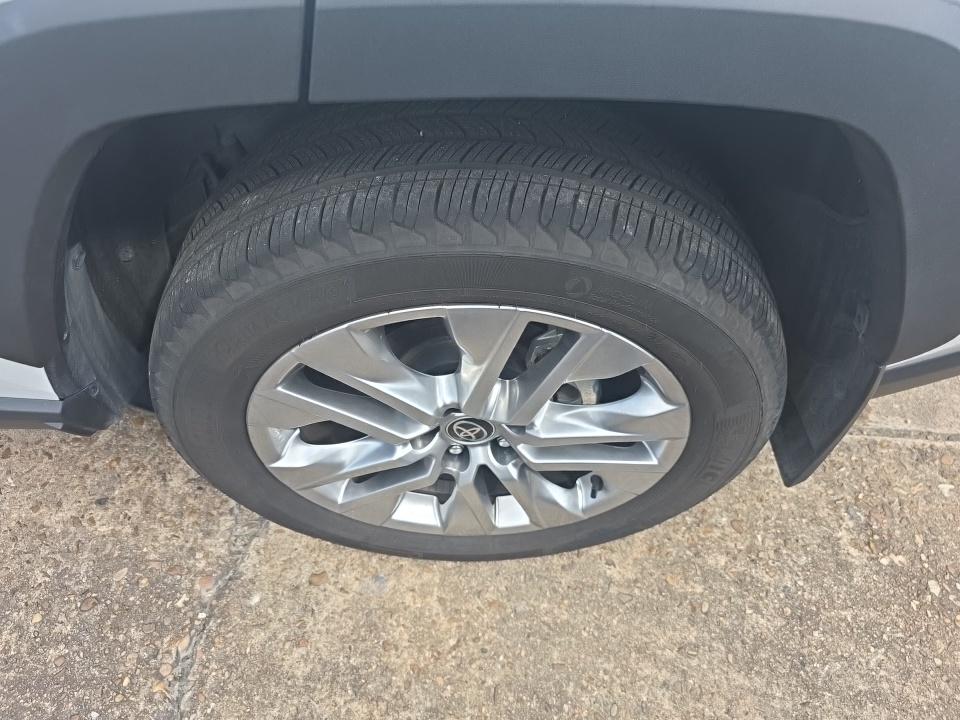 2025 Toyota RAV4 XLE Premium FWD