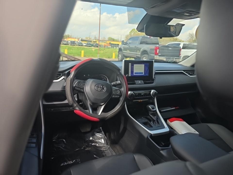 2025 Toyota RAV4 XLE Premium FWD