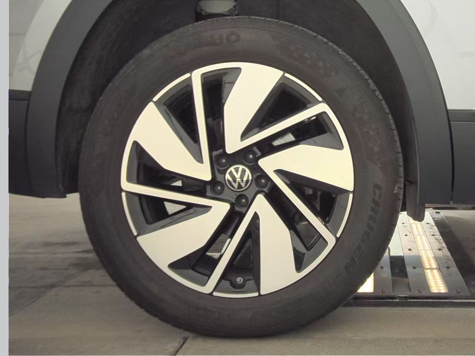 2025 Volkswagen Atlas 2.0T SE AWD