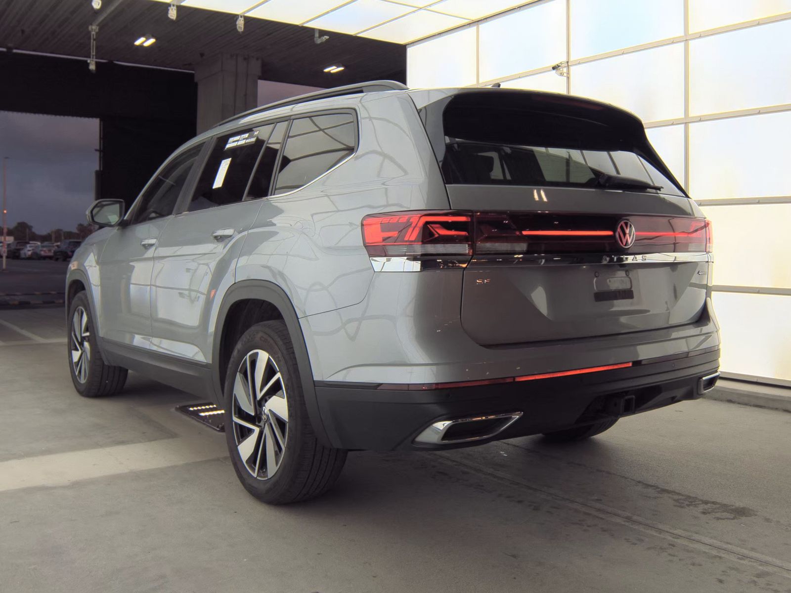 2025 Volkswagen Atlas 2.0T SE AWD
