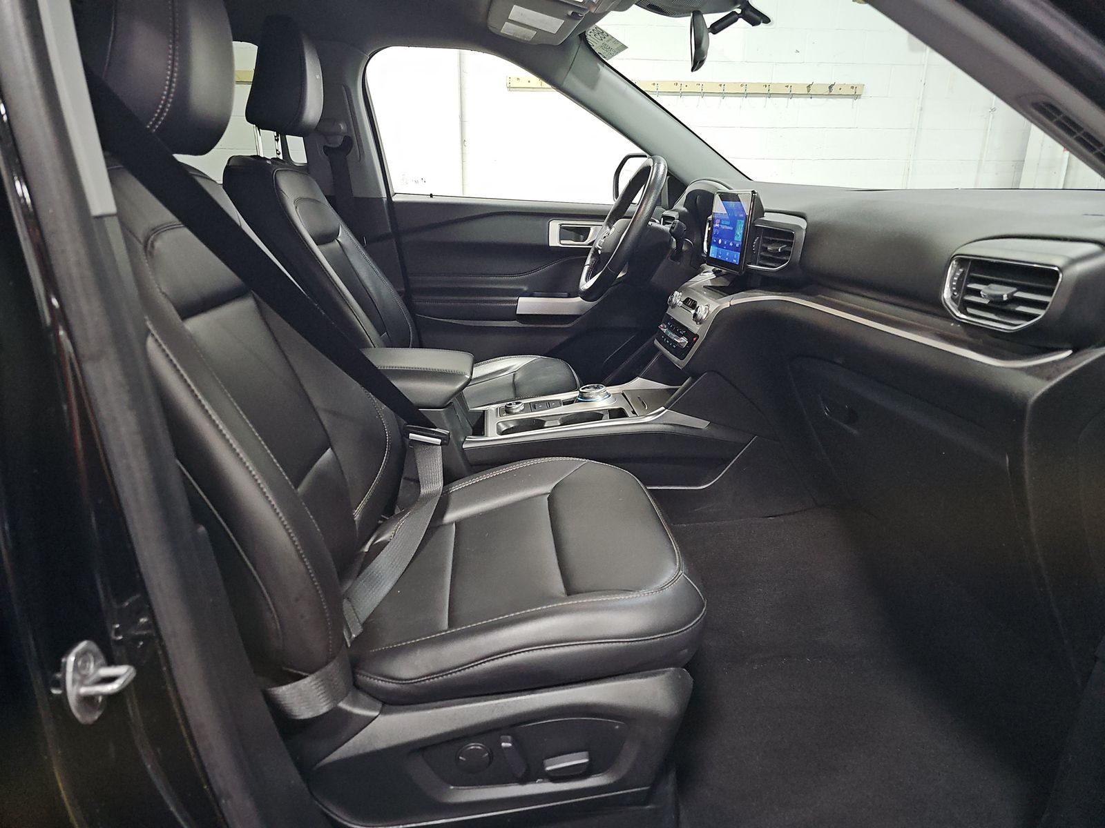 2022 Ford Explorer XLT AWD