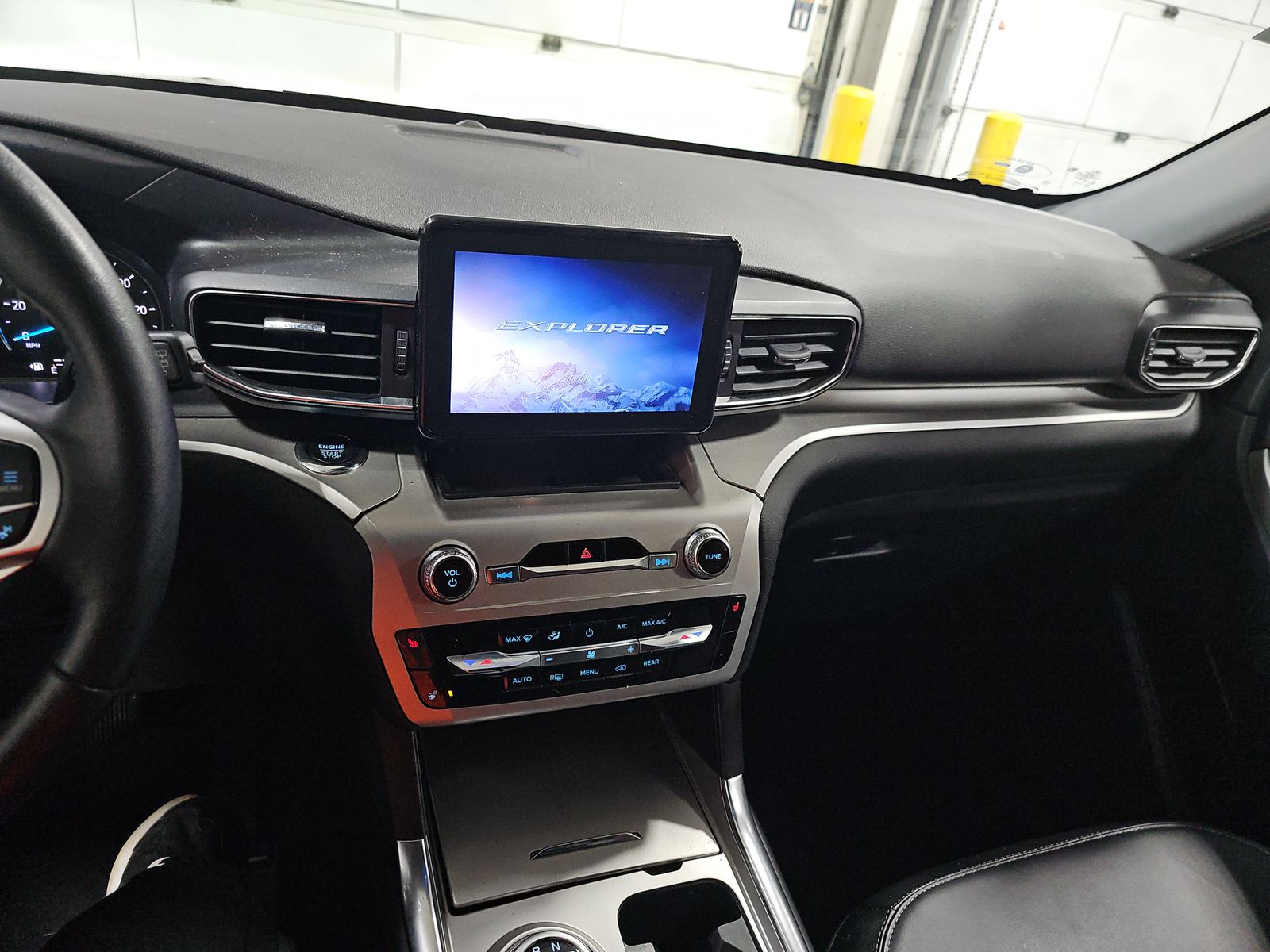 2022 Ford Explorer XLT AWD