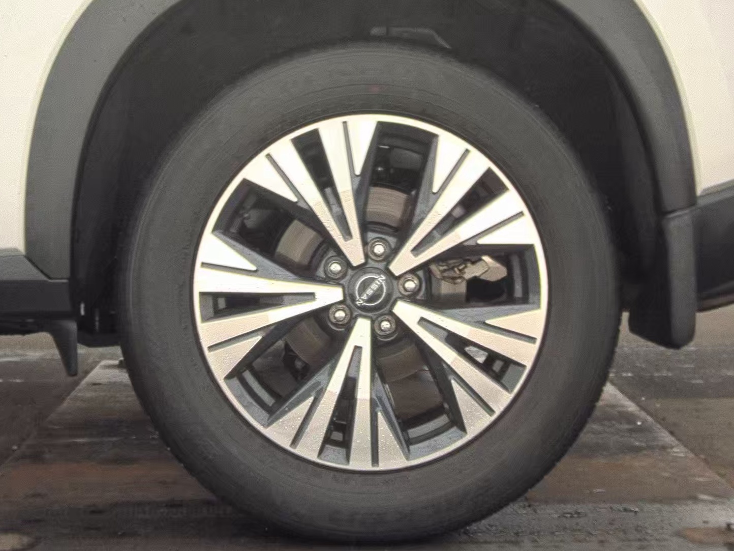 2023 Nissan Rogue SV FWD