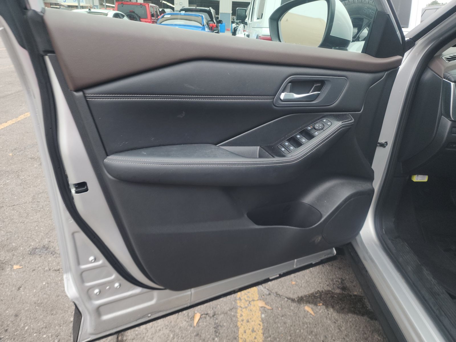 2023 Nissan Rogue SV FWD