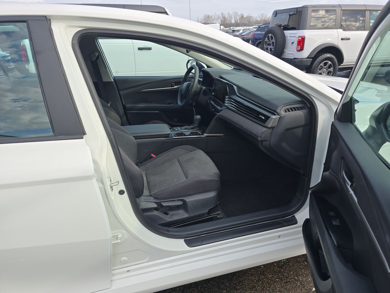 2025 Toyota Camry LE FWD